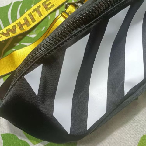 Torebka na ramię nerka Off White Torebka na ramię nerka Off White