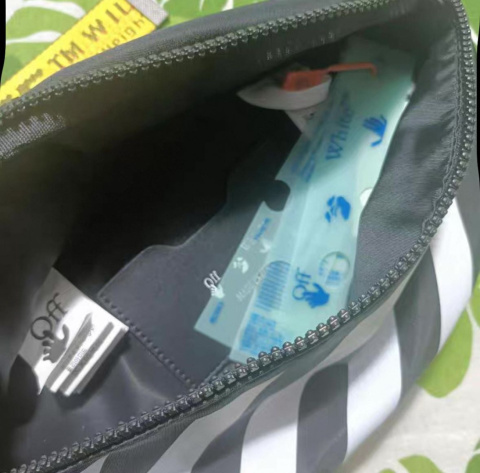 Torebka na ramię nerka Off White Torebka na ramię nerka Off White