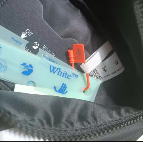 Torebka na ramię nerka Off White Torebka na ramię nerka Off White