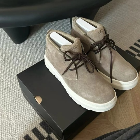 Buty śniegowce sznurowane UGG