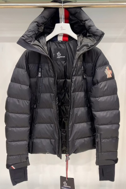 Kurtka puchowa Moncler