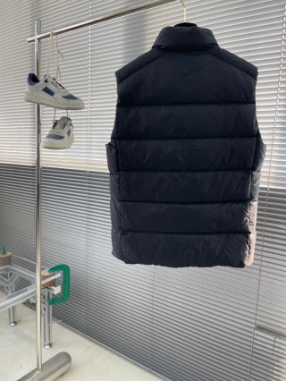 Kamizelka puchowa bezrękawnik Prada
