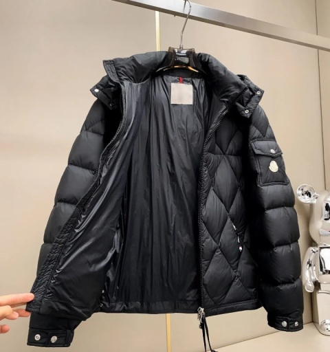 Kurtka Moncler