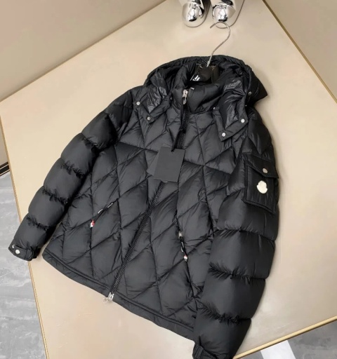 Kurtka Moncler