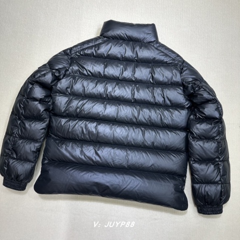 Kurtka puchowa Moncler