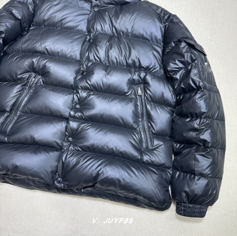 Kurtka puchowa Moncler