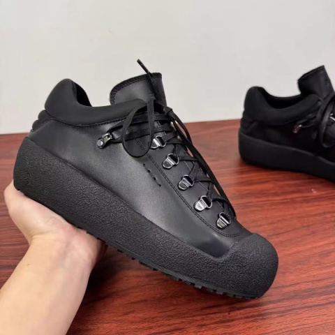 Ekskluzywne śniegowce Bally