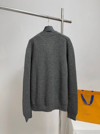 Sweter zapinany na guziki Louis Vuitton