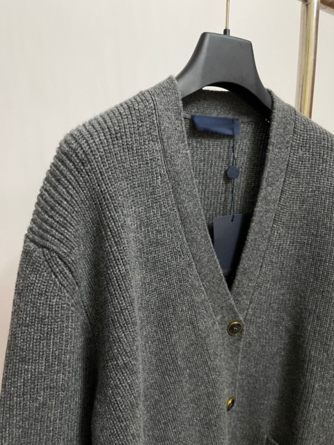 Sweter zapinany na guziki Louis Vuitton