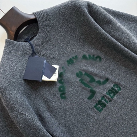 Sweter wełniany Prada