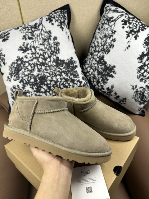 Buty krótki śniegowce UGG