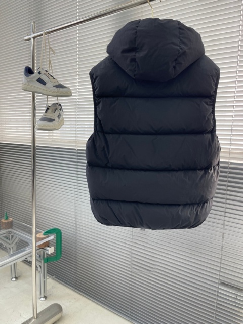 Kamizelka męska bezrękawnik puchowy Moncler