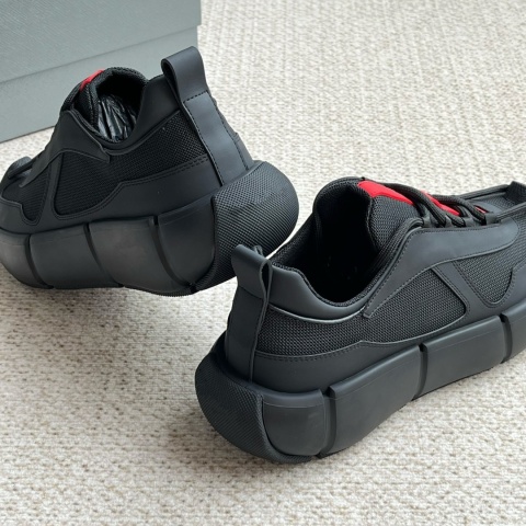 Męskie buty sportowe Prada