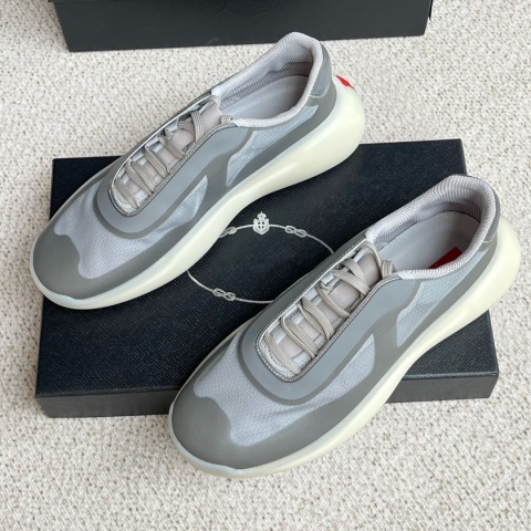 Męskie buty sportowe Prada