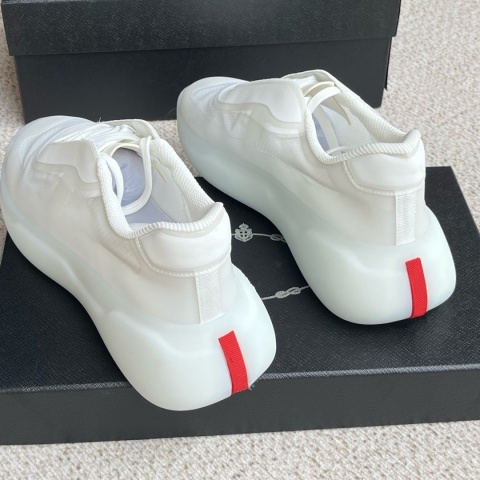 Męskie buty sportowe Prada