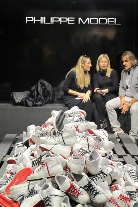 Buty Philippe Model Paris PRSX · unisex „dirty sneakers” · czarna skóra · vintage 2026