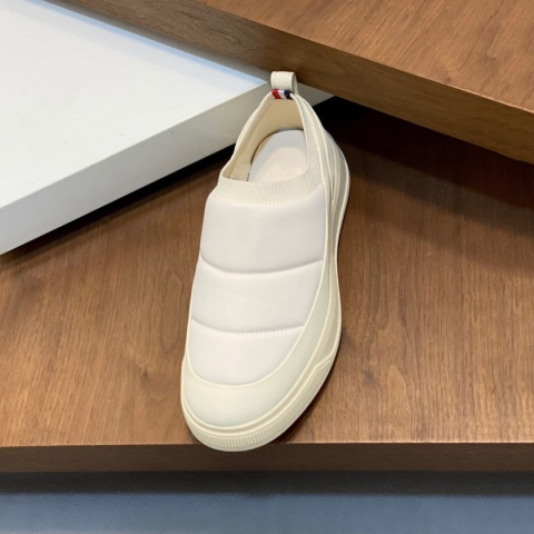 Buty męskie wsuwane Moncler