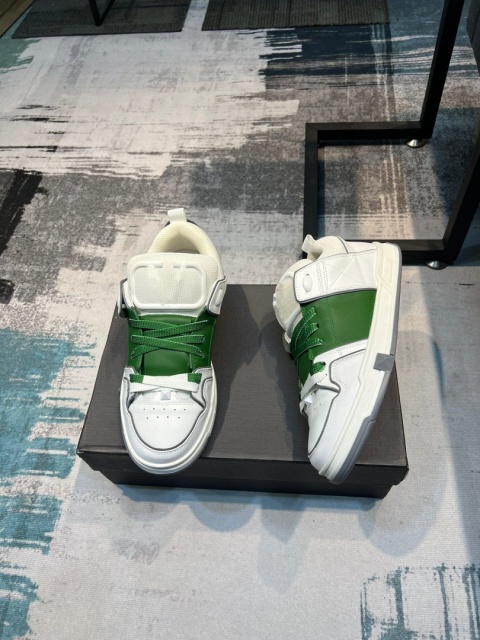 Buty męskie Valentino Garavani gładka skóra licowa