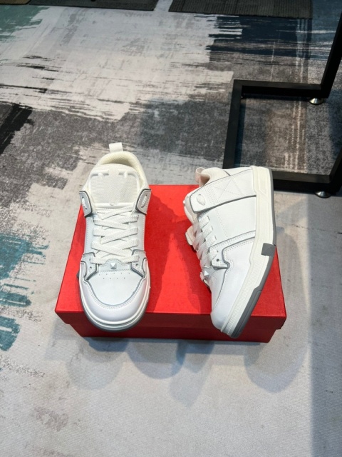 Buty męskie Valentino Garavani gładka skóra licowa