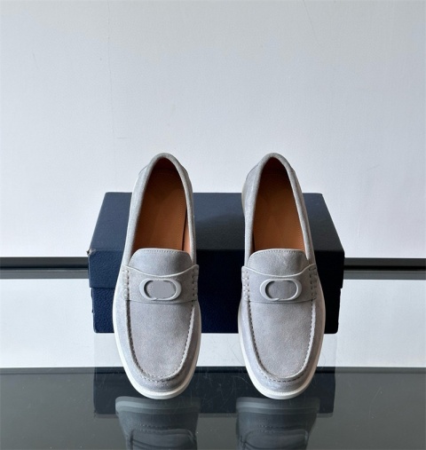 Buty Letenie mokasyny zamszowe Dior