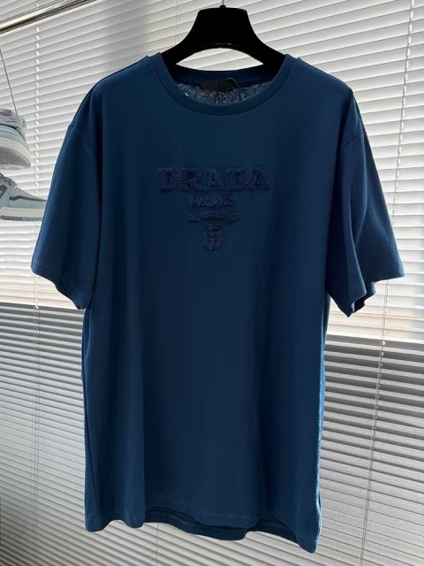 Koszulka Prada. Summer 2026