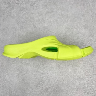 Klapki Balenciaga ultra - lekkie EVA