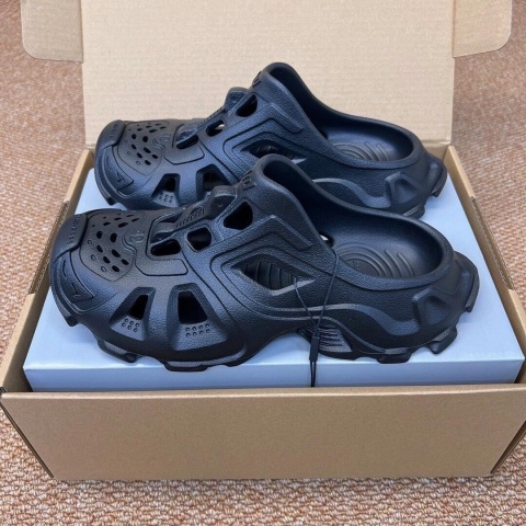 Klapki Balenciaga ultra - lekkie EVA