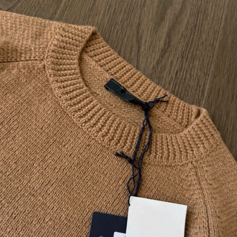 Sweter wełniany Prada
