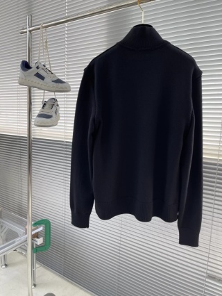 Jesienna kurtka bluza Prada