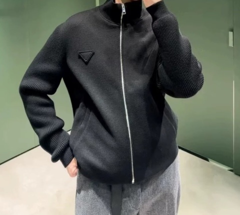 Jesienna kurtka bluza Prada