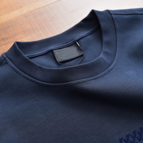 Klasyczna bluza Emporio Armani