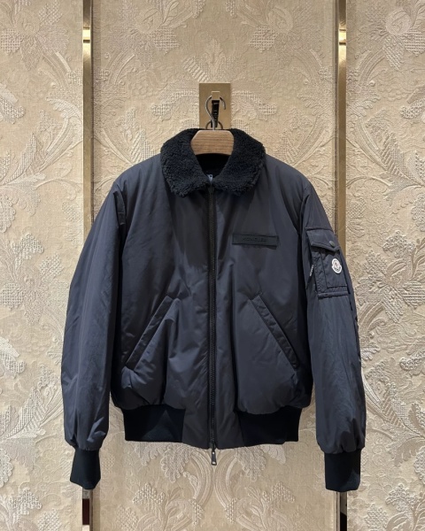 Kurtka puchowa Moncler dwustronna