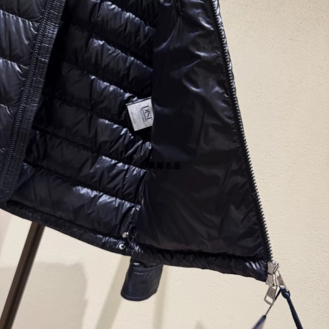 Kurtka puchowa Moncler