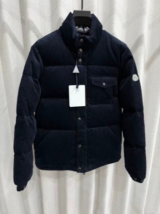 Kurtka puchowa Moncler