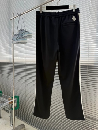 Spodnie proste Moncler Straight Fit
