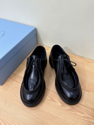 Buty mokasyny Prada