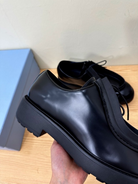 Buty mokasyny Prada