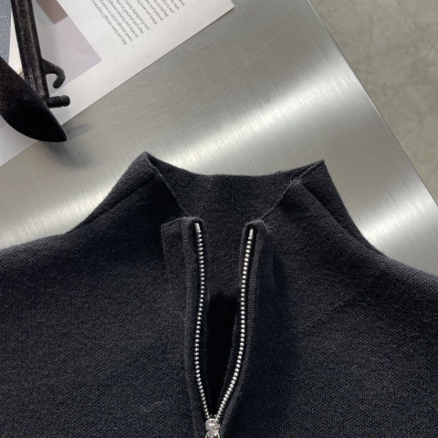 Sweter zapinany na zamek Christian Dior