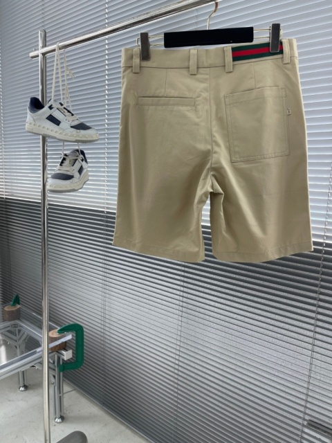 Spodenki powyżej kolan Gucci