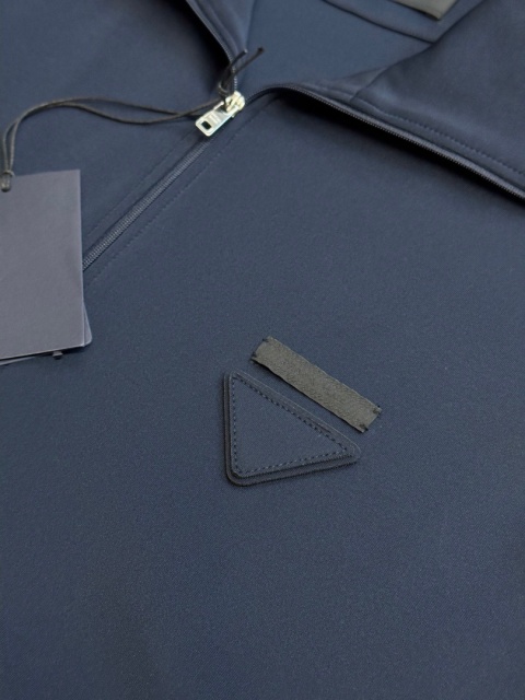 Bluza na zamek Prada