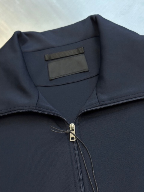Bluza na zamek Prada