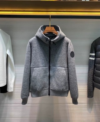 Bluza wełniana Canada Goose