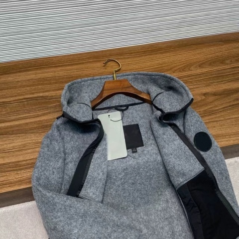 Bluza wełniana Canada Goose