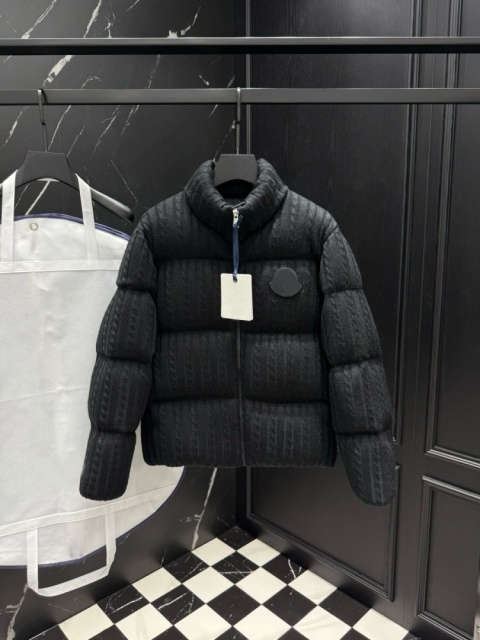 Kurtka puchowa Moncler