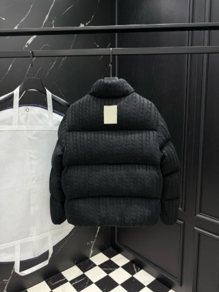 Kurtka puchowa Moncler
