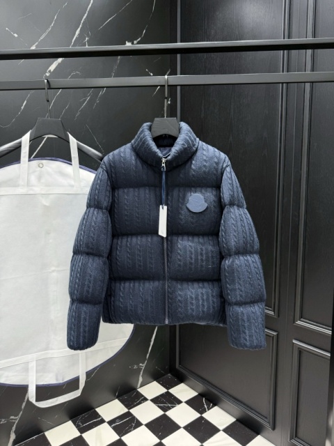 Kurtka puchowa Moncler